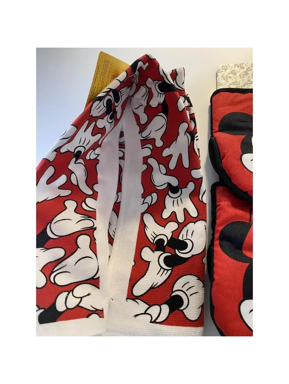mickey mouse kitchen , 2 Oven Mitts & 2 Dish Towels